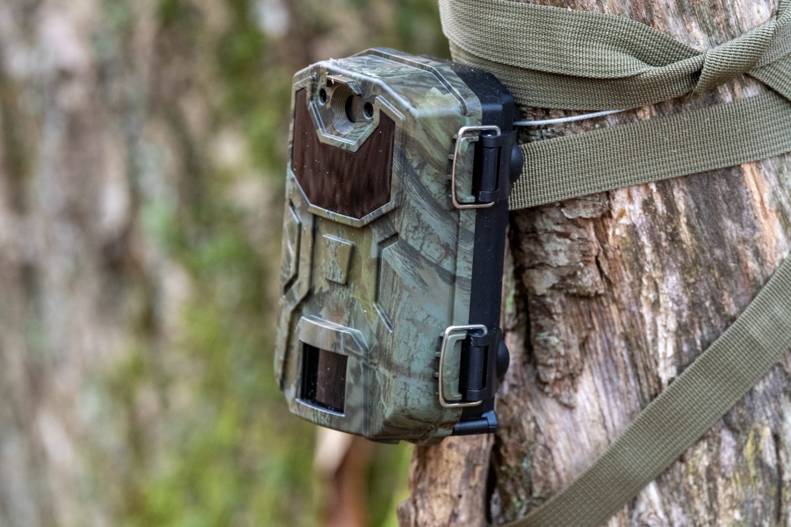 Zakonodaja jasno določa kje se lovska kamera lahko postavi